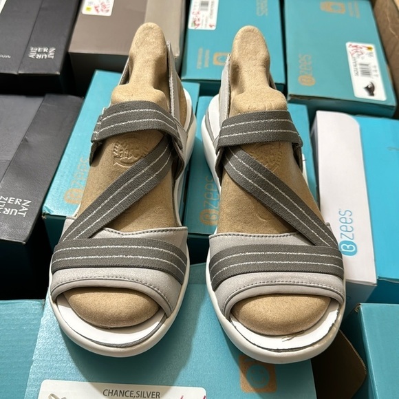 BZEES Chance Washable Strappy Sandals - Picture 4 of 7